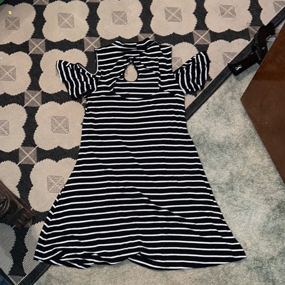 Striped dress - Picture 2 of 6